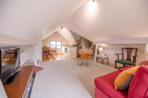 Red House Loft, East Green